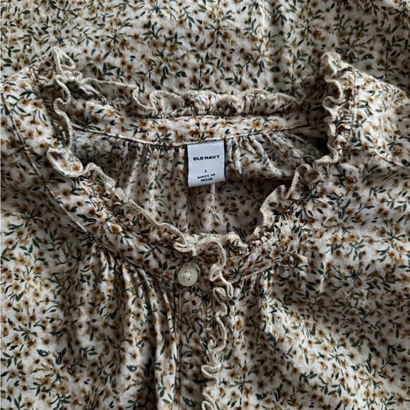 Floral Cream Women's Top ruffled neckline , wrists & button front cottagecore - Picture 14 of 14